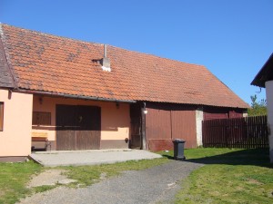 Rodinný dům s hospodářskými stavbami a pozemky v Jiřících u Zruče nad Sázavou - P1000667.JPG