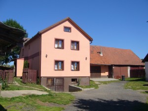 Rodinný dům s hospodářskými stavbami a pozemky v Jiřících u Zruče nad Sázavou - P1000670.JPG
