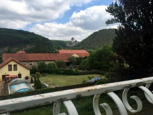 1/2 spoluvlastnického podílu na vile - penzion s pozemky v Poučníku, okres Karlštejn - 16_.jpg