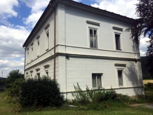 1/2 spoluvlastnického podílu na vile - penzion s pozemky v Poučníku, okres Karlštejn - 3_.jpg