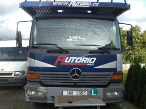 2 nákladní automobily značky Mercedes Benz a 4 nákladní přívěsy - Atego (1).JPG