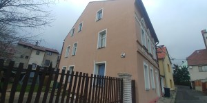 Aukce RD s třemi bytovými jednotkami 2+1 v obci Dubí u Teplic, okres Teplice - 20190328_165348.jpg