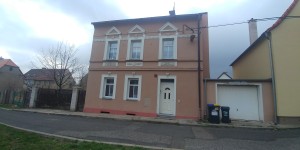 Aukce RD s třemi bytovými jednotkami 2+1 v obci Dubí u Teplic, okres Teplice - 20190328_165052.jpg