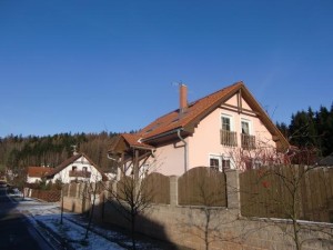 Aukce rodinného domu v Trutnově, Javorová 414 - foto-1.jpg