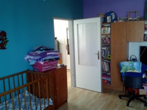 Bytová jednotka, 53.8 m2 s lodžií a sklepní kojí, parkovacím místem v Hrušovanech u Brna - drábek pokoj.jpg