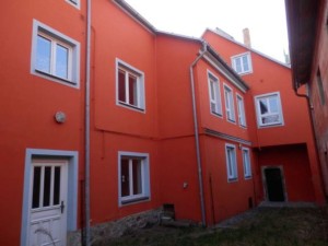 Bytový dům s nebytovými prostory a pozemky v centru Jindřichova Hradce - 2.JPG