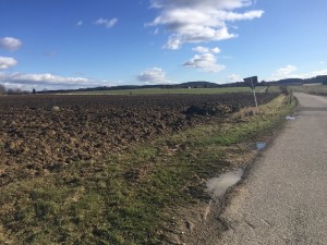 Komerční pozemek s veřejnou komunikací a železniční vlečkou na její hranici - západní část průmyslové zóny (36 152 m2), Dobronín u Jihlavy - Obr_3.JPG