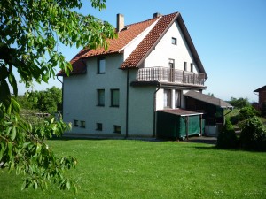 Krásná rodinná vila s velkou udržovanou zahradou (pozemky celkem 2818 m2) v Kostelci nad Černými lesy - P1000580.JPG