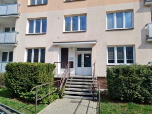 Podíl 1 na bytu 2+1 s lodžií, ul. Na Podlesí 1420, Kadaň. - 1.jpg