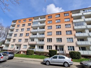Podíl 1 na bytu 2+1 s lodžií, ul. Na Podlesí 1420, Kadaň. - 2.jpg