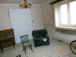 RD se 3 byt. jednotkami (užitná plocha cca 200 m2) a pozemky 996 m2  ve Znojmě - Oblekovicích - P1290131.JPG