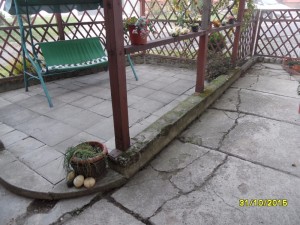 RD v obci Mysločovice u Zlína. Obsažen byt typu 2 + 1 s garáží a příslušenstvím. - SAM_2273.JPG