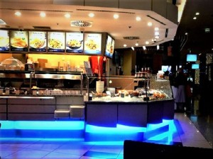 Restaurace v obchodním centru Palladium v Praze spolu se zásobami - Öbr_4.jpg