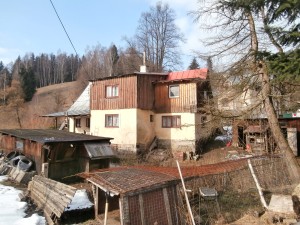 Rodinný dům 3+1 (139 m2) s pozemky celkem 629 m2 v Desné u Tanvaldu  - 2.JPG
