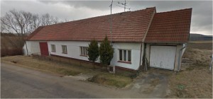 Rodinný dům 4+1 s garáží a zahradou a pozemky celkem 2074 m2 v Rešicích u Moravského Krumlova.  - obr1.JPG