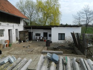 Rodinný dům 4+1 s garáží a zahradou a pozemky celkem 2074 m2 v Rešicích u Moravského Krumlova.  - DSCN3127.JPG