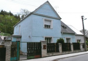 Rodinný dům 5 + 1, o užitné ploše 174 m2 s pozemky v Kladně - 1.JPG