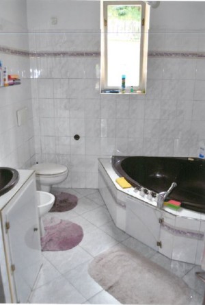 Rodinný dům 5 + 1, o užitné ploše 174 m2 s pozemky v Kladně - 12.JPG