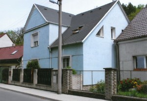 Rodinný dům 5 + 1, o užitné ploše 174 m2 s pozemky v Kladně - 2.JPG
