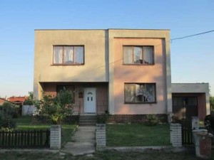 Rodinný dům s garáží a zahradou o užitné ploše cca 182 m2 ve Velkém Karlově - Foto.JPG