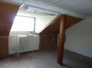VIP Aukce - Administrativní budova s dvojgaráží v obci Bruntál - Podkroví.jpg