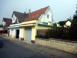 Vila s pozemky v Praze 3 - Uvodní_fotka.JPG