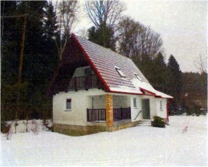 Zděná rekreační chata (užitná plocha 130 m2) s pozemkem 361 m2 v obci Zahrádka mezi Českým Krumlovem, Kaplicemi a Rožmberkem - obr2.JPG